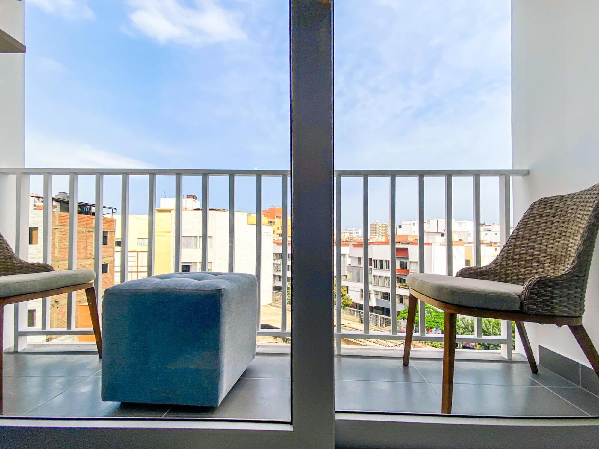 Designer - Downtown Miraflores W/parking! Apartamento Lima