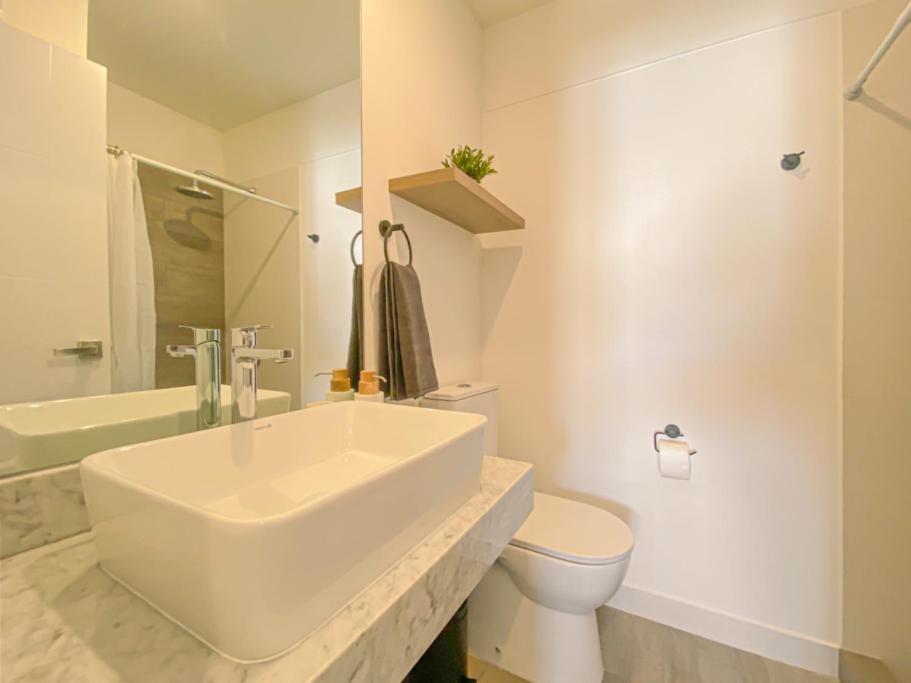Apartamento Designer - Downtown Miraflores W/parking! Lima