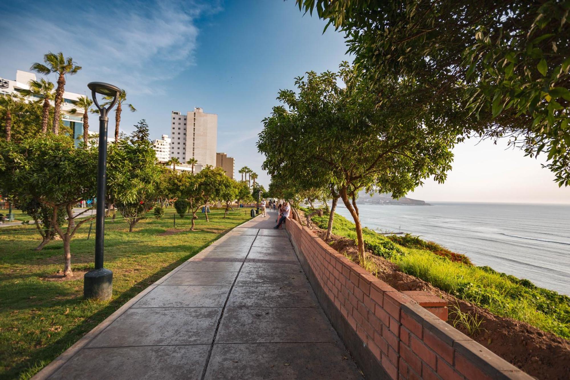 Designer - Downtown Miraflores W/parking! Apartamento *